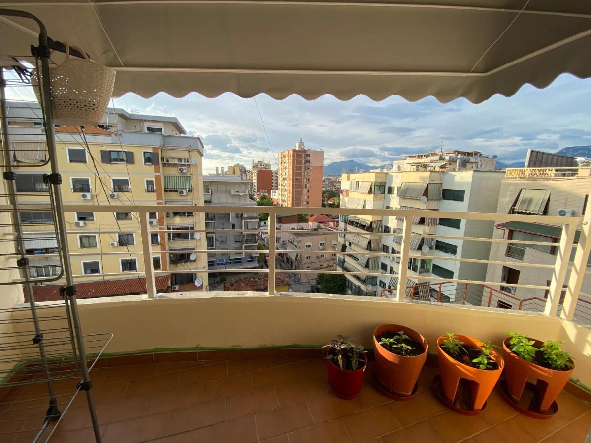 Era'S Apartment Tirana Bagian luar foto
